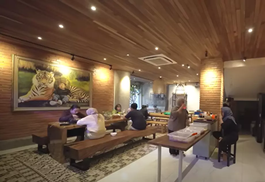 Potret dapur kantor Baim Wong © 2024 YouTube