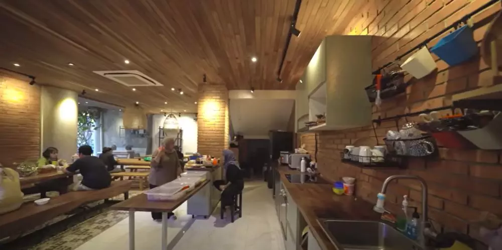 Potret dapur kantor Baim Wong © 2024 YouTube
