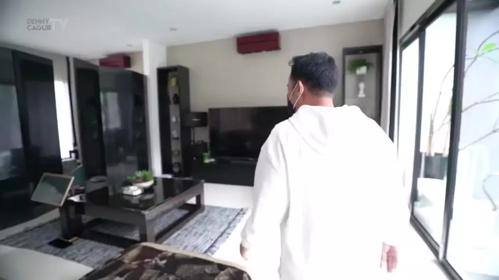 rumah nikita mirzani dibeli mira hayati © 2024 brilio.net