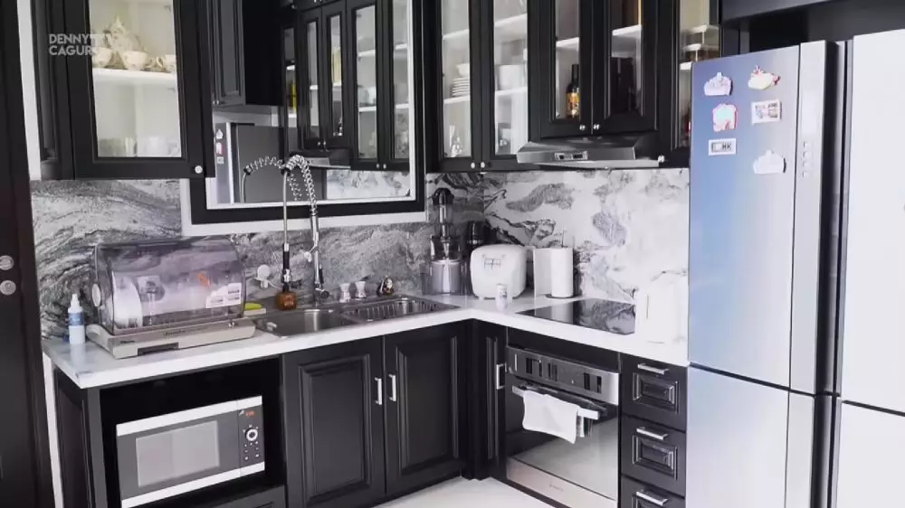 rumah nikita mirzani dibeli mira hayati © 2024 brilio.net