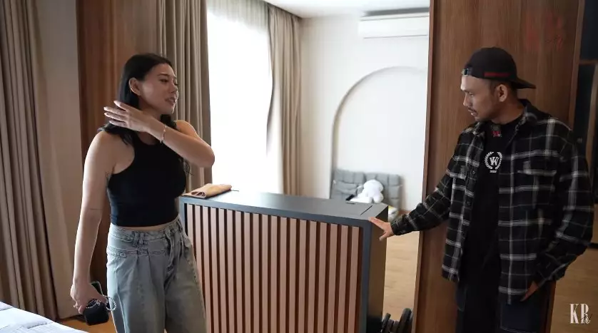 kamar Wendy Walters punya tv tersembunyi © YouTube