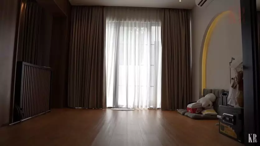 kamar Wendy Walters punya tv tersembunyi © YouTube