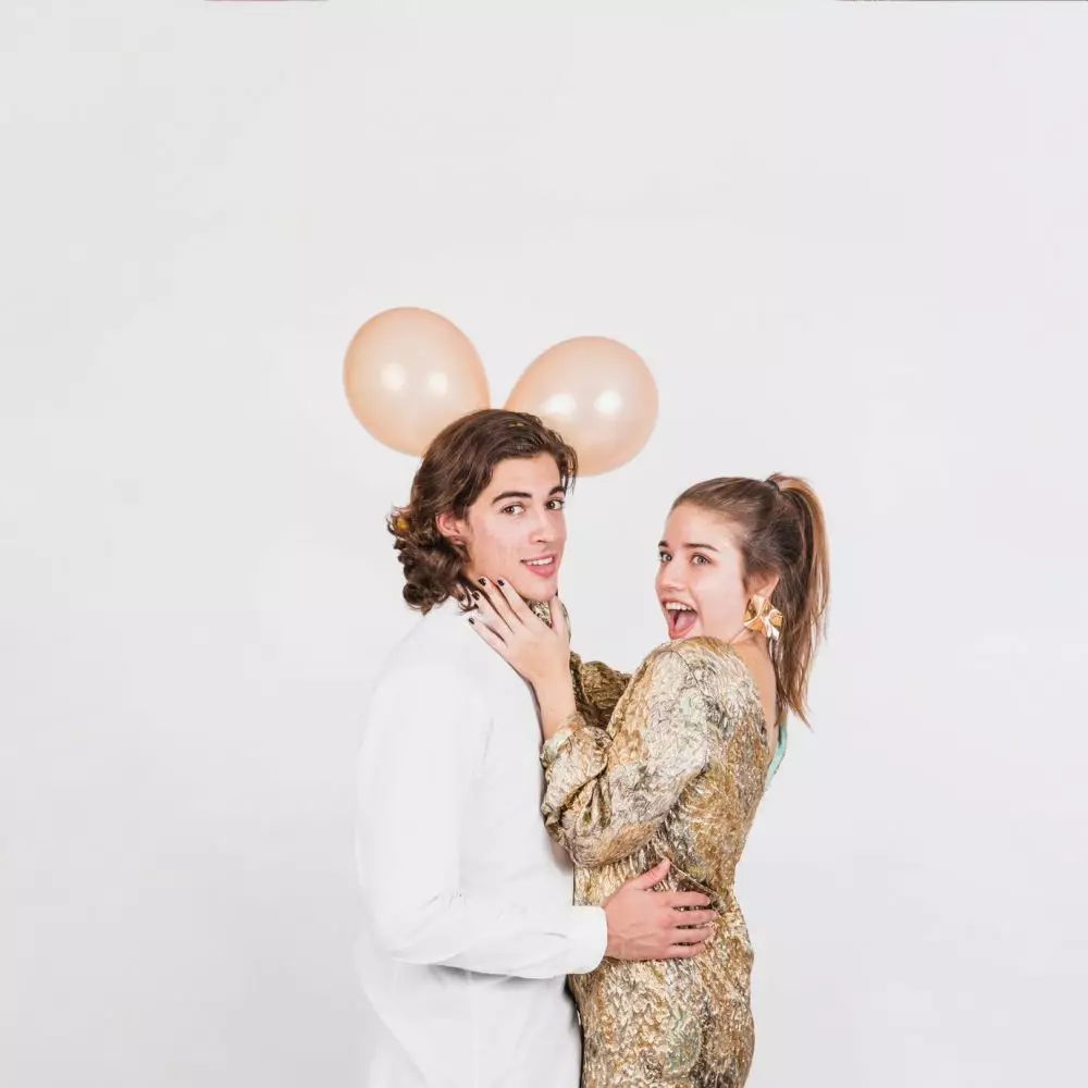 Kata-kata anniversary yang tidak lebay untuk pasangan © 2025 brilio.net