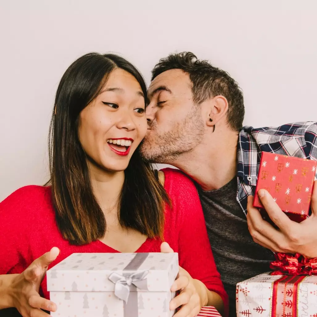 50 Kata-kata anniversary yang tidak lebay untuk pasangan, tetap romantis, elegan dan berkesan