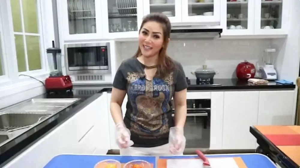 dapur Kristina serba putih © YouTube dapur Kristina serba putih © YouTube