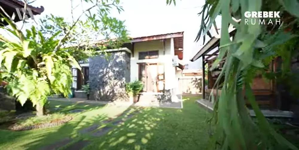 Potret dapur di rumah Rieke Diah Pitaloka © 2024 YouTube