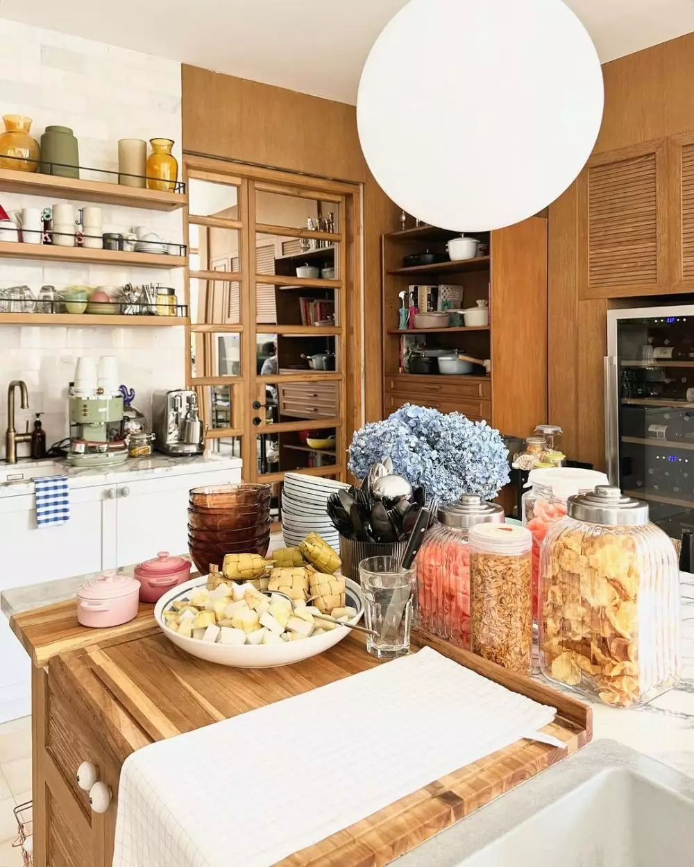 dapur agatha suci indonesian idol © 2024 Instagram