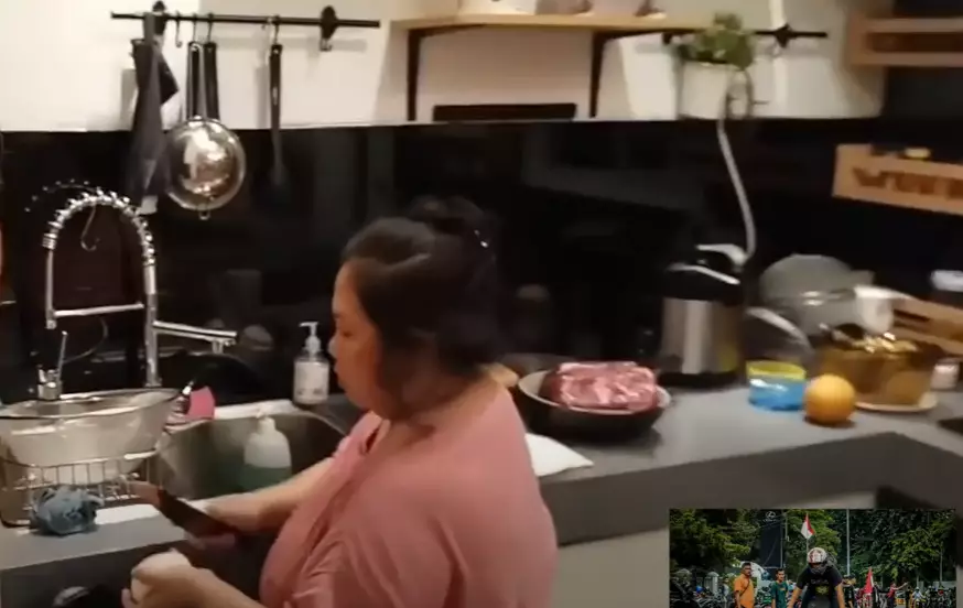 Potret dapur Virgoun penuh barang tapi nggak sumpek © 2024 YouTube