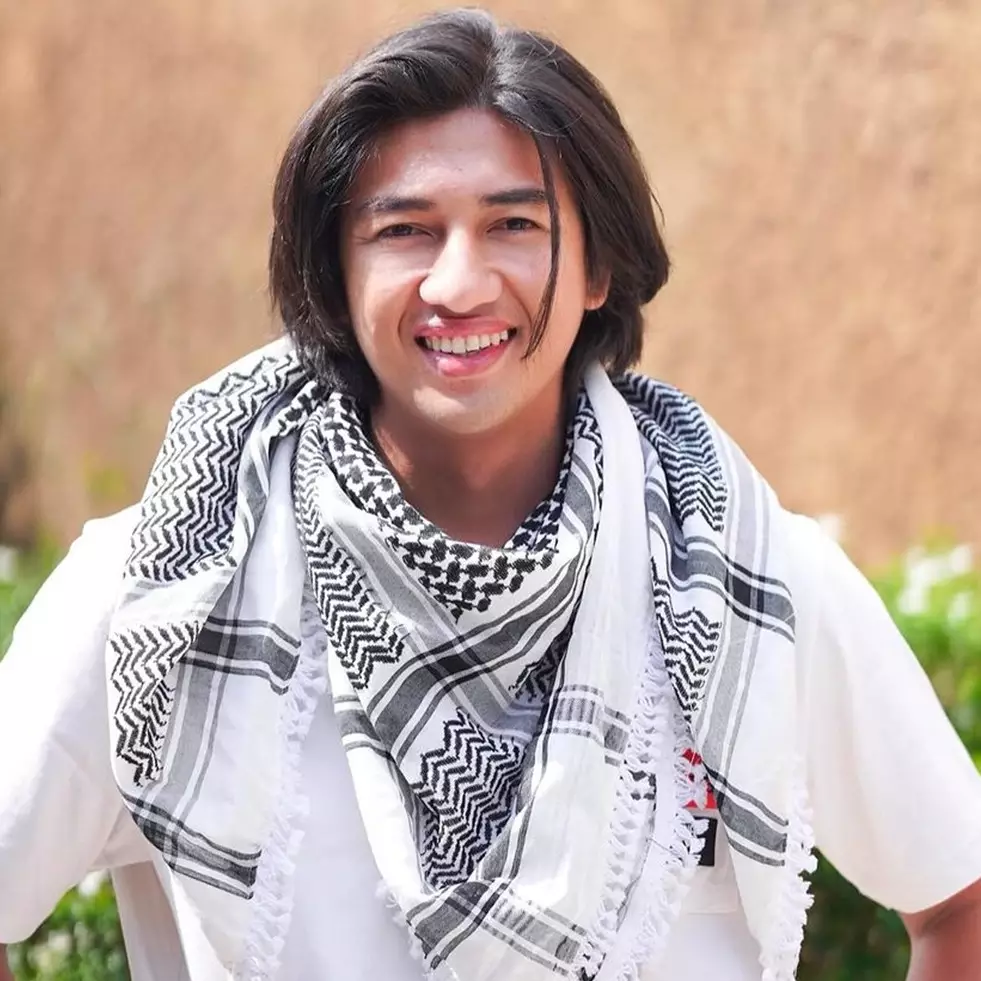 Dapurnya ada ruang khusus buat kamar asisten, 10 potret ruang masak Harris Vriza ini didesain ala cafe