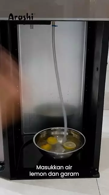 Trik menghilangkan bau plastik di dispenser galon bawah © YouTube Trik menghilangkan bau plastik di dispenser galon bawah © YouTube