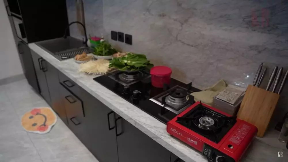 dapur rumah wendy walters  © 2025 YouTube
