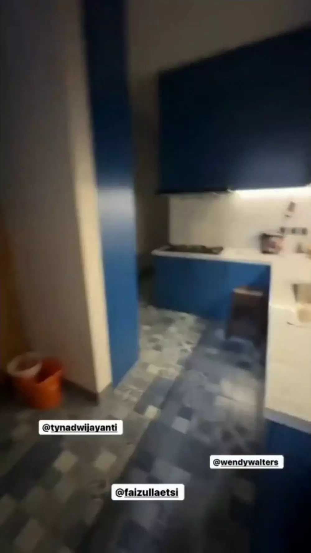 dapur rumah wendy walters  © 2025 YouTube