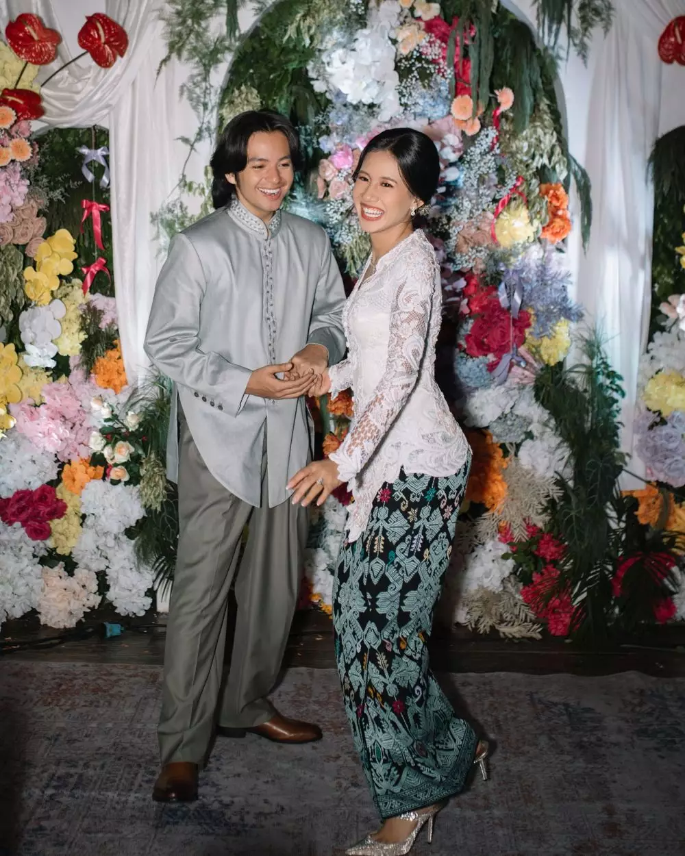 Lamaran Shenina Cinnamon dan Angga Yunanda © Instagram Lamaran Shenina Cinnamon dan Angga Yunanda © Instagram