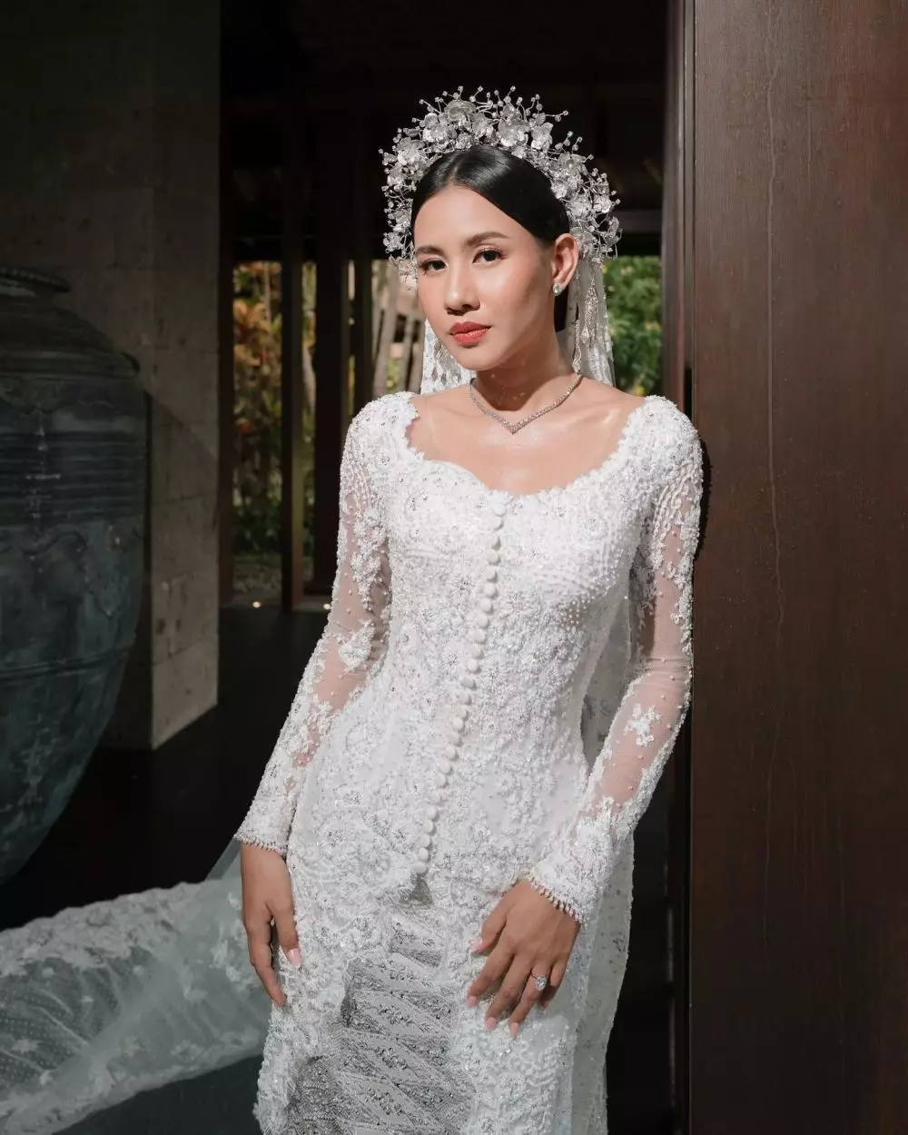 Penampilan Shenina Cinnamon dari lamaran © Instagram