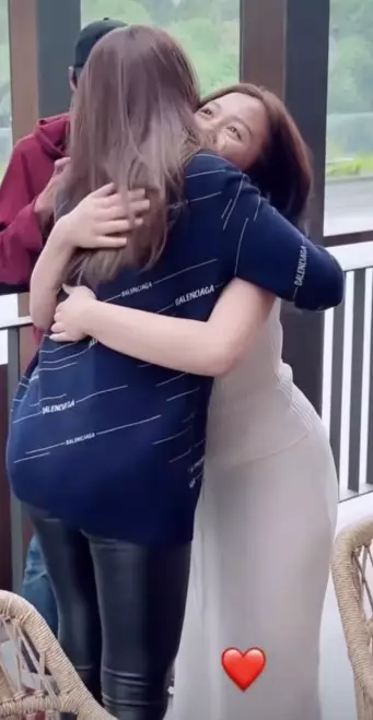 momen Lolly kembali ke Nikita Mirzani © berbagai sumber