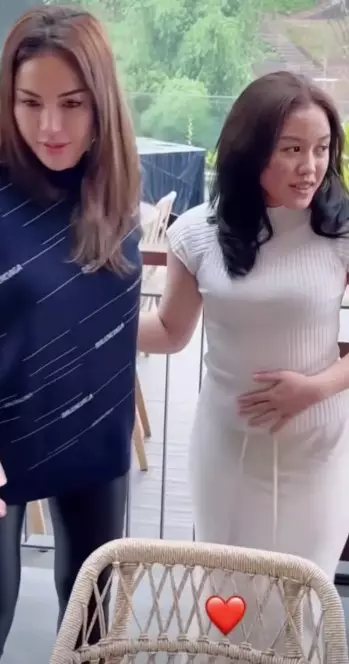 momen Lolly kembali ke Nikita Mirzani © berbagai sumber