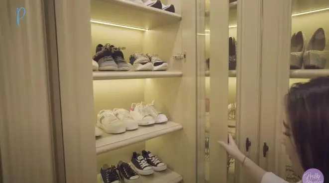 walk in closet prilly © YouTube