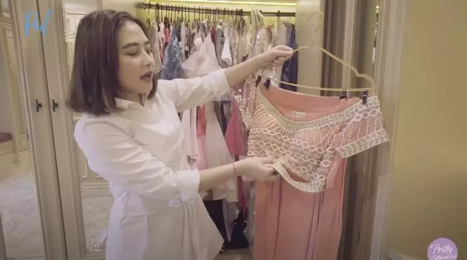 walk in closet prilly © YouTube