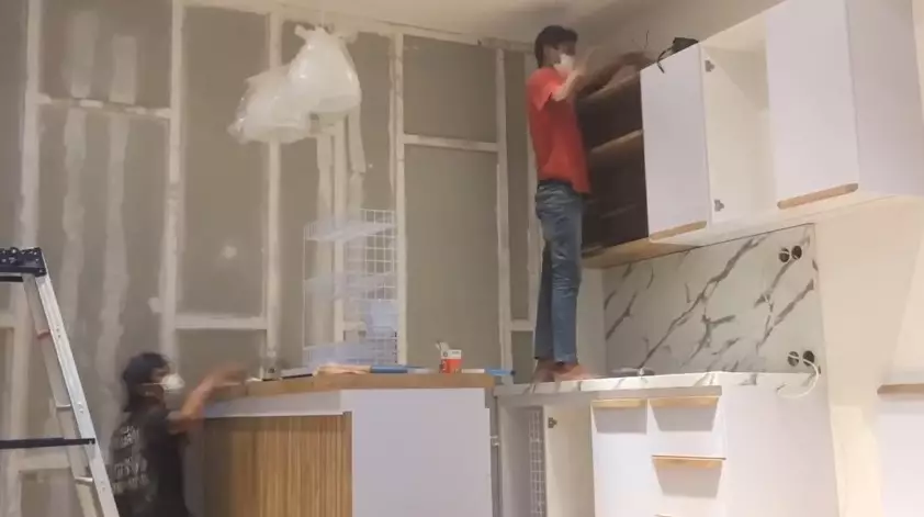 Dapur sumpek Mumuk Gomez dimakeover © YouTube