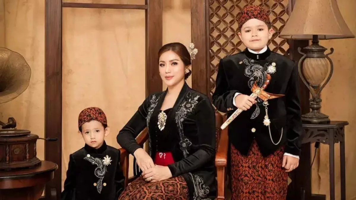 Cerdasnya El Barack anak Jessica Iskandar bikin pricelist tarif syuting, kreatifnya panen pujian