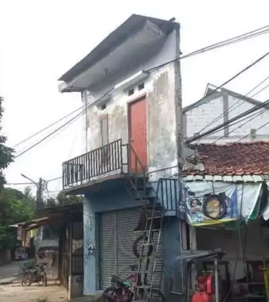 Potret kocak desain pintu rumah di lantai dua Berbagai sumber Potret kocak desain pintu rumah di lantai dua Berbagai sumber