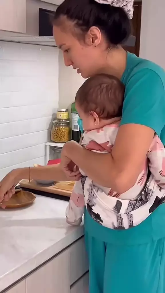 dapur rumah nadine chandrawinata © 2024 brilio.net