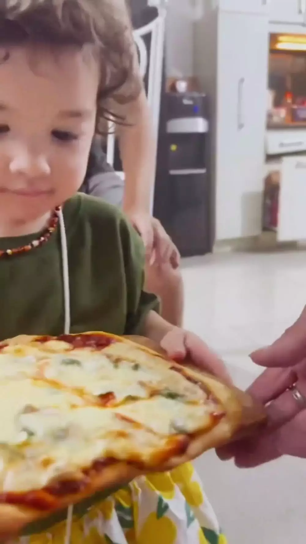 dapur rumah nadine chandrawinata © 2024 brilio.net