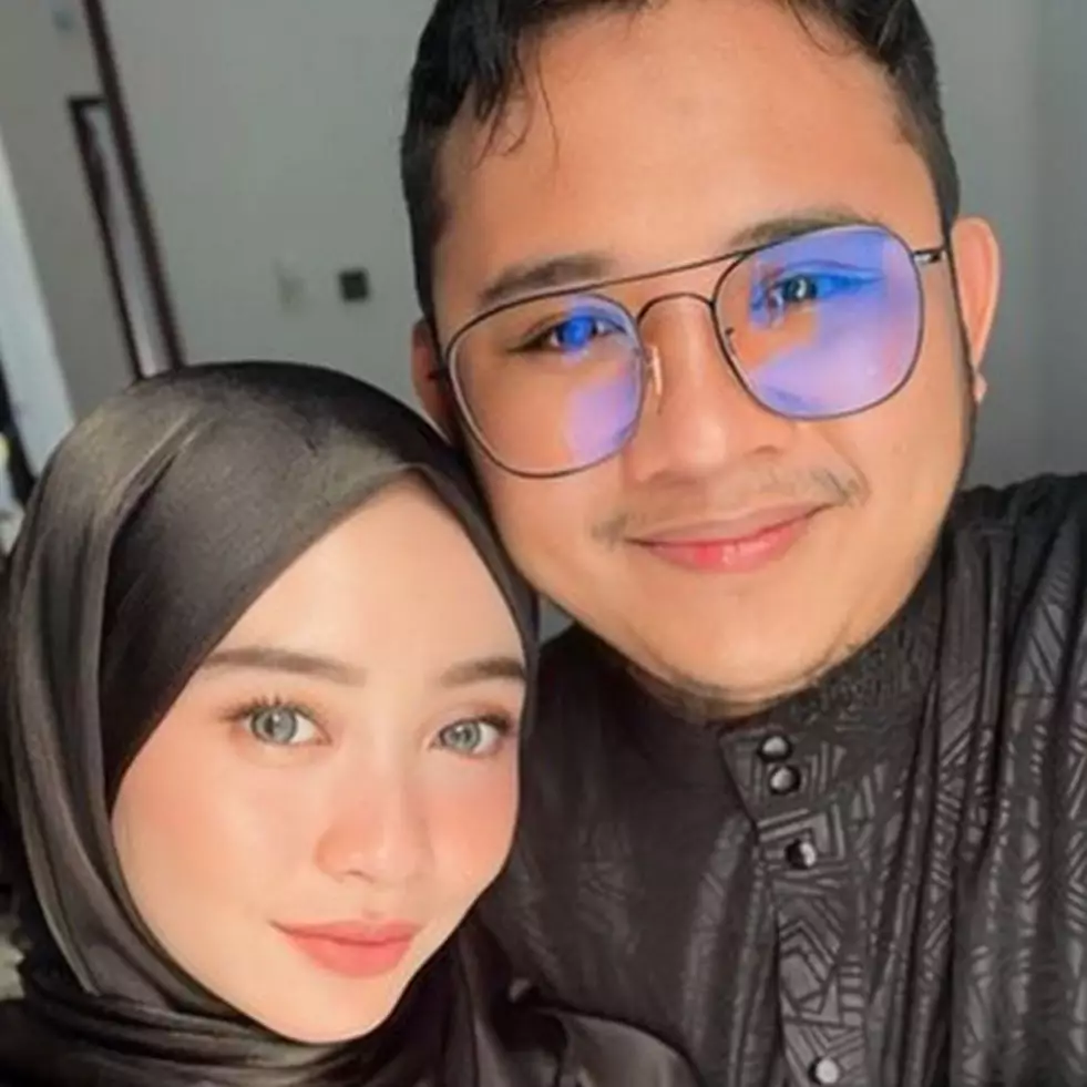 Punya rumah baru mepet sawah, 7 potret dapur Ega dan Rafly D'Academy ini minim perabotan