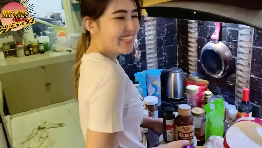 dapur Via Vallen di kampung © YouTube