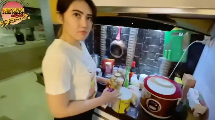 dapur Via Vallen di kampung © YouTube