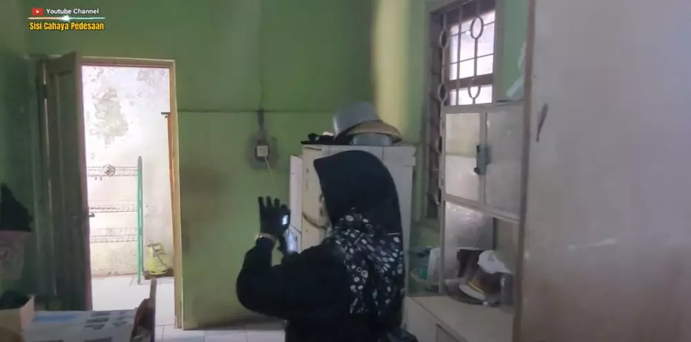 potret dapur rumah masa kecil Yuki Kato © 2024 YouTube potret dapur rumah masa kecil Yuki Kato © 2024 YouTube