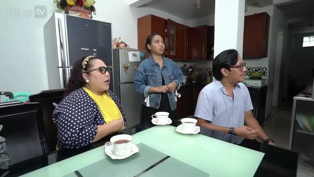 dapur Nunung menyatu ruang keluarga © YouTube dapur Nunung menyatu ruang keluarga © YouTube