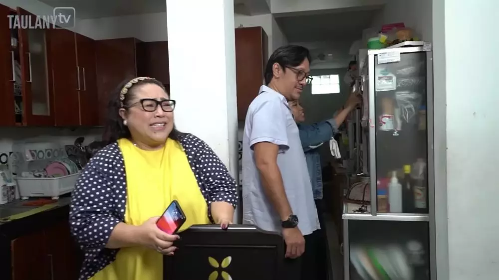 dapur Nunung menyatu ruang keluarga © YouTube dapur Nunung menyatu ruang keluarga © YouTube