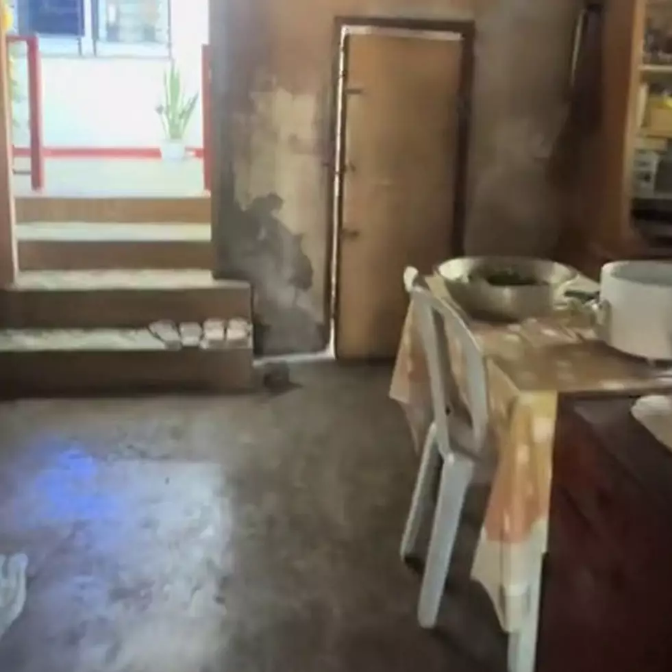 Dari luar reyot bikin sangsi, 8 potret rumah ini dalamnya mewah dan estetik bak vila tersembunyi