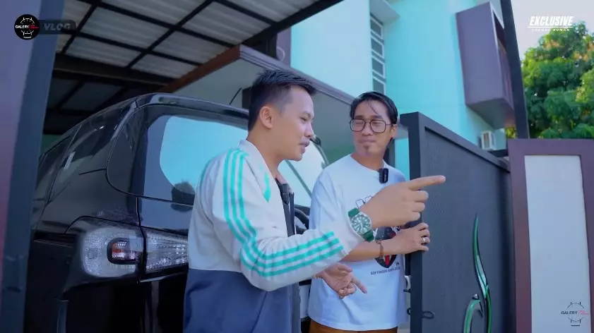 hunian Dide vokalis Hijau Daun © YouTube