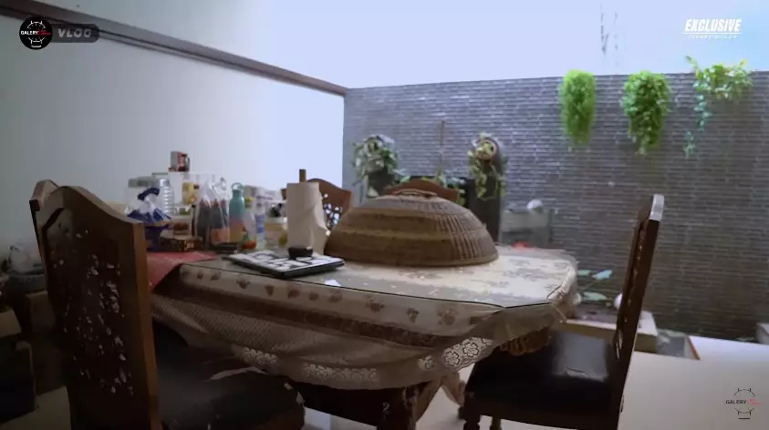 hunian Dide vokalis Hijau Daun © YouTube