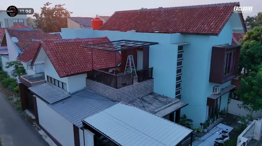 hunian Dide vokalis Hijau Daun © YouTube