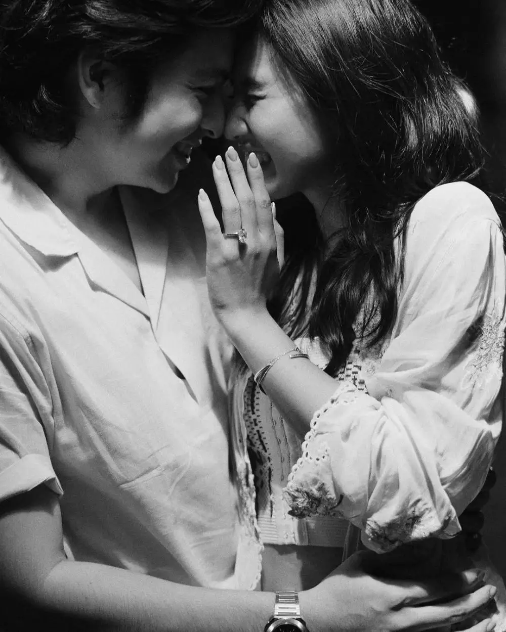 reaksi Prilly Latuconsina saat tahu ukuran cincin © Instagram reaksi Prilly Latuconsina saat tahu ukuran cincin © Instagram