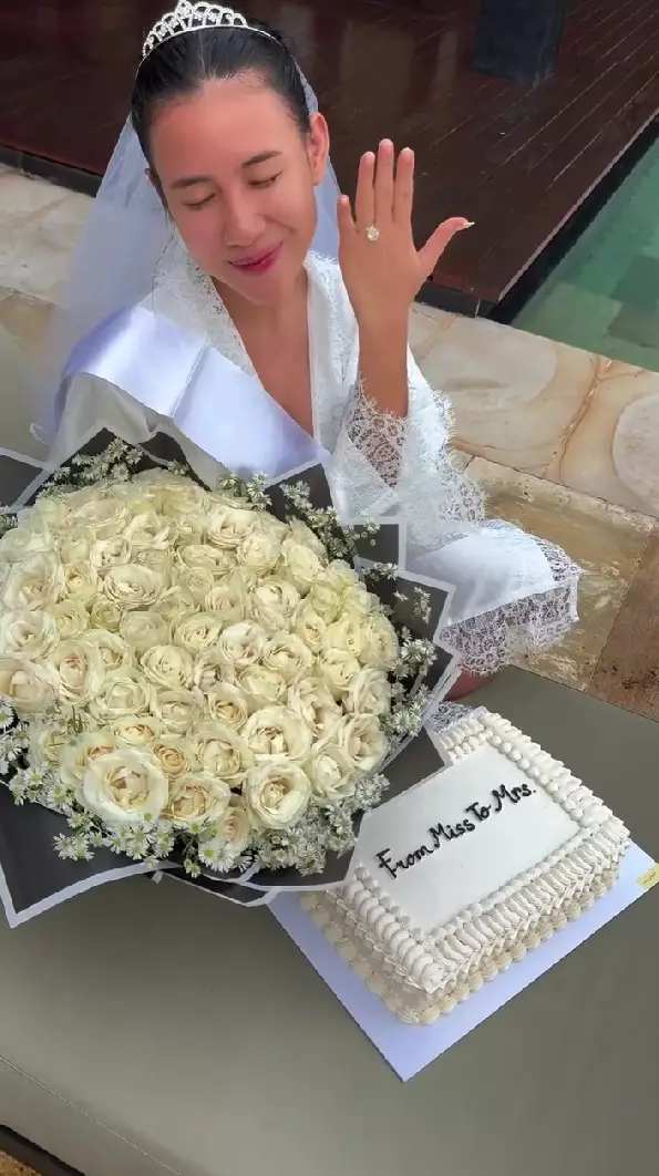 kejutan bridal shower Shenina Cinnamon © Instagram