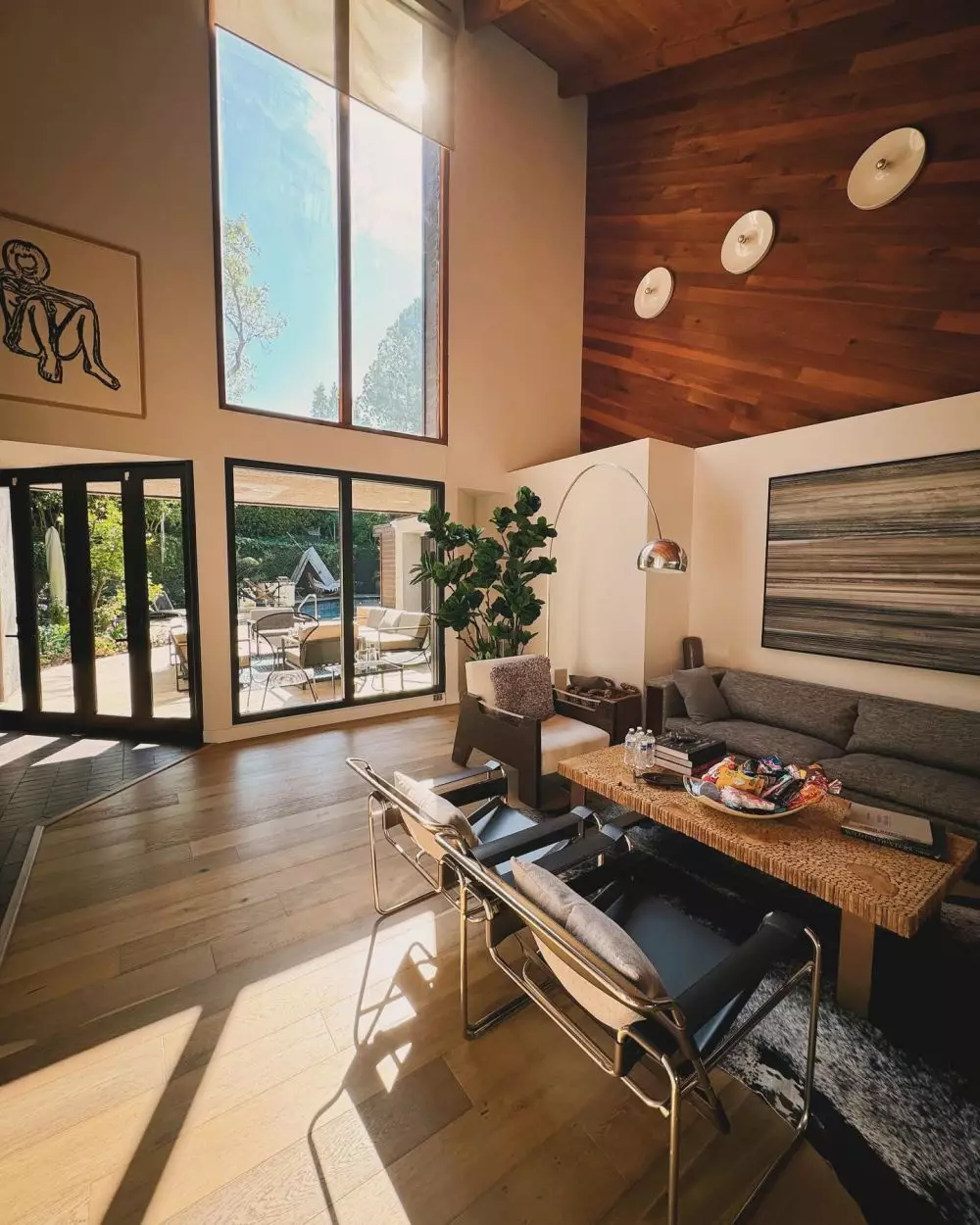 potret kemegahan rumah juragan 99 di us © instagram