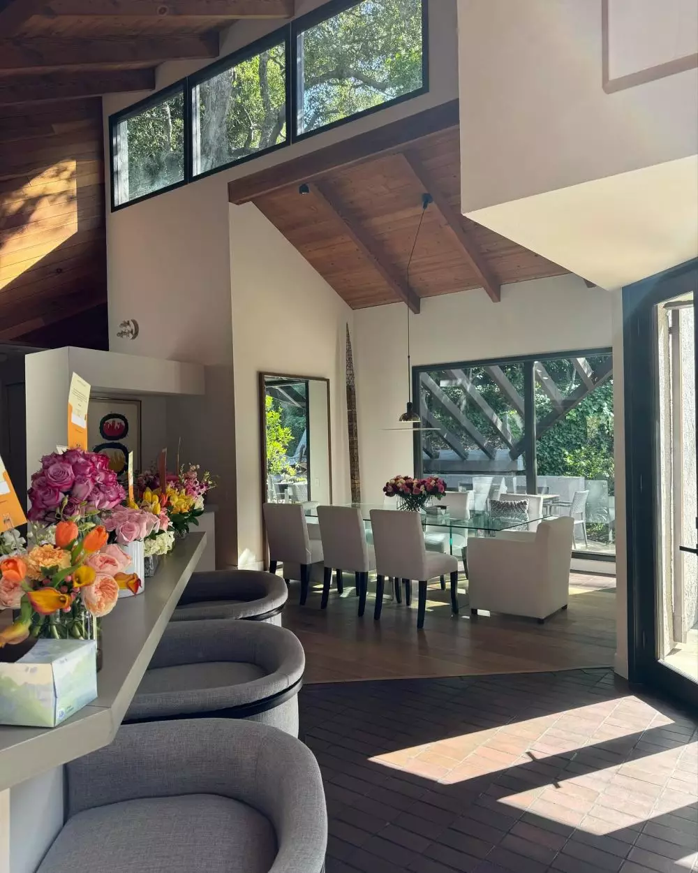 potret kemegahan rumah juragan 99 di us © instagram