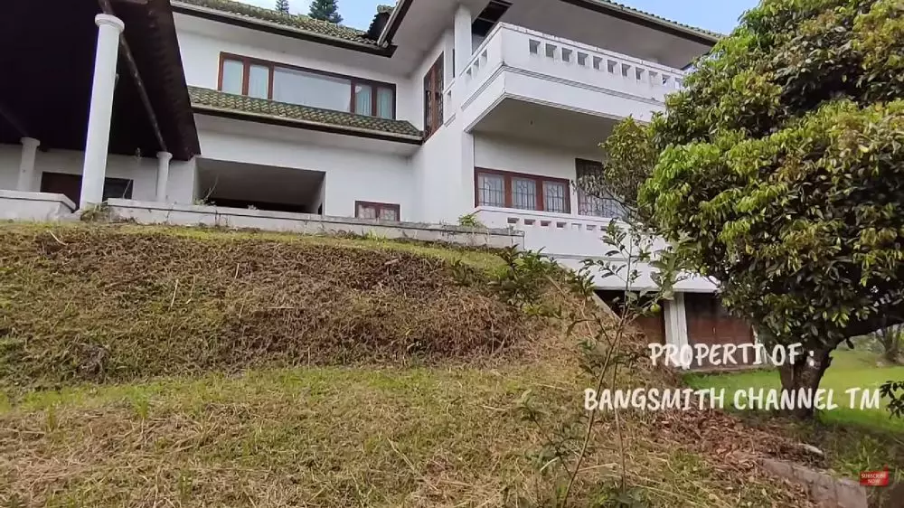 rumah terbengkalai julia perez di bandung © 2024 YouTube