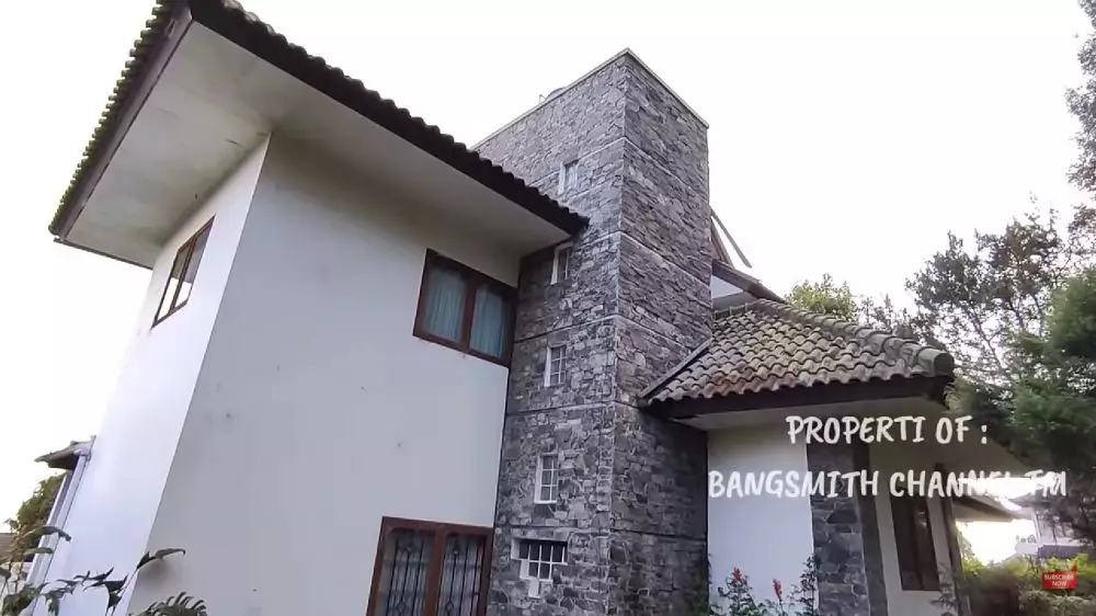 rumah terbengkalai julia perez di bandung © 2024 YouTube