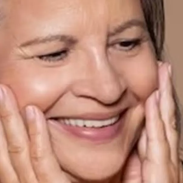 Cara regenerasi kulit agar bebas flek dan garis halus pakai 1 bubuk minuman, nggak perlu pakai kolagen