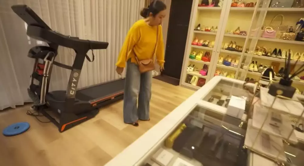 potret kantor bos skincare Shella Saukia © 2024 brilio.net