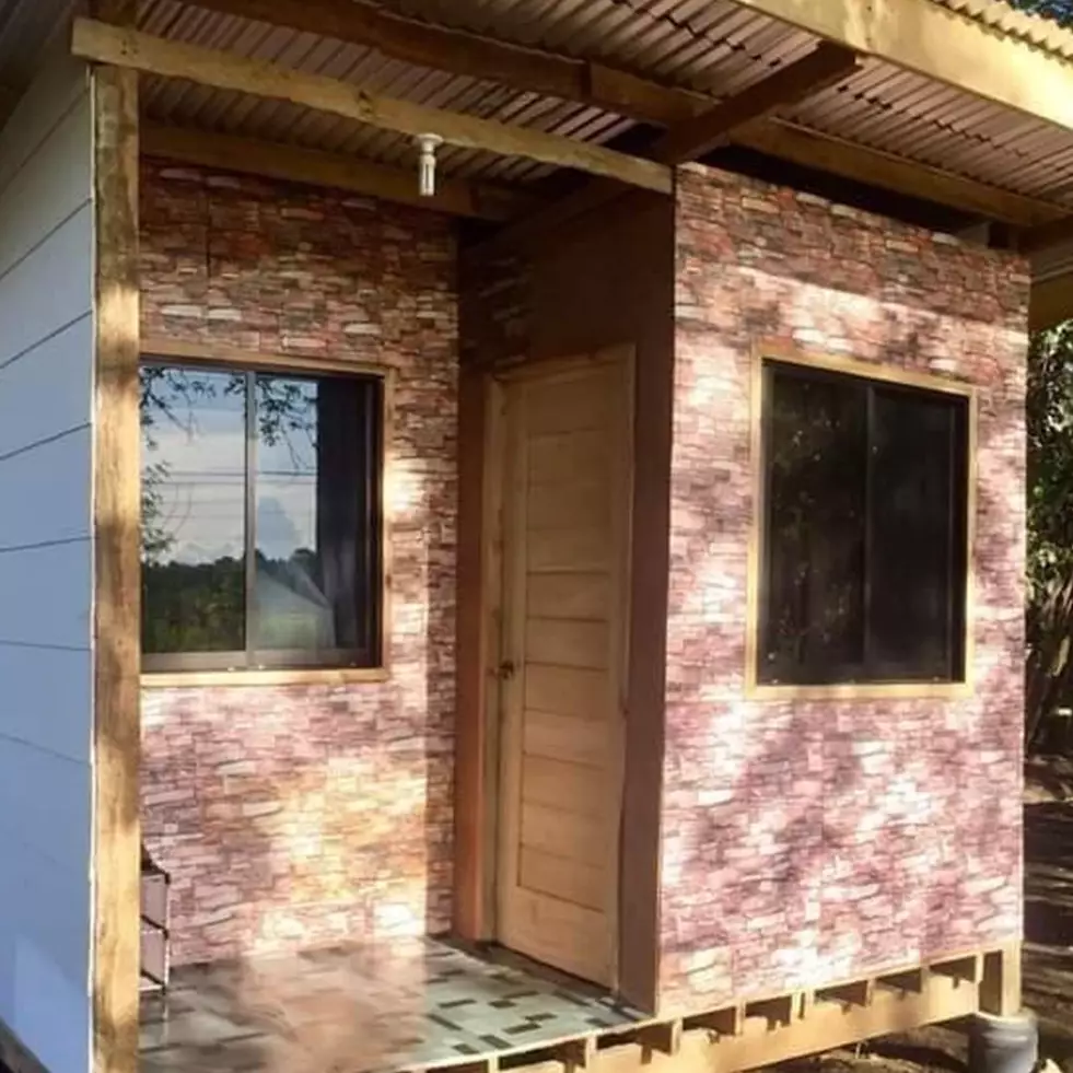 Dari luar triplek beratap seng, 9 potret bagian dalam rumah ini interiornya estetik bak vila