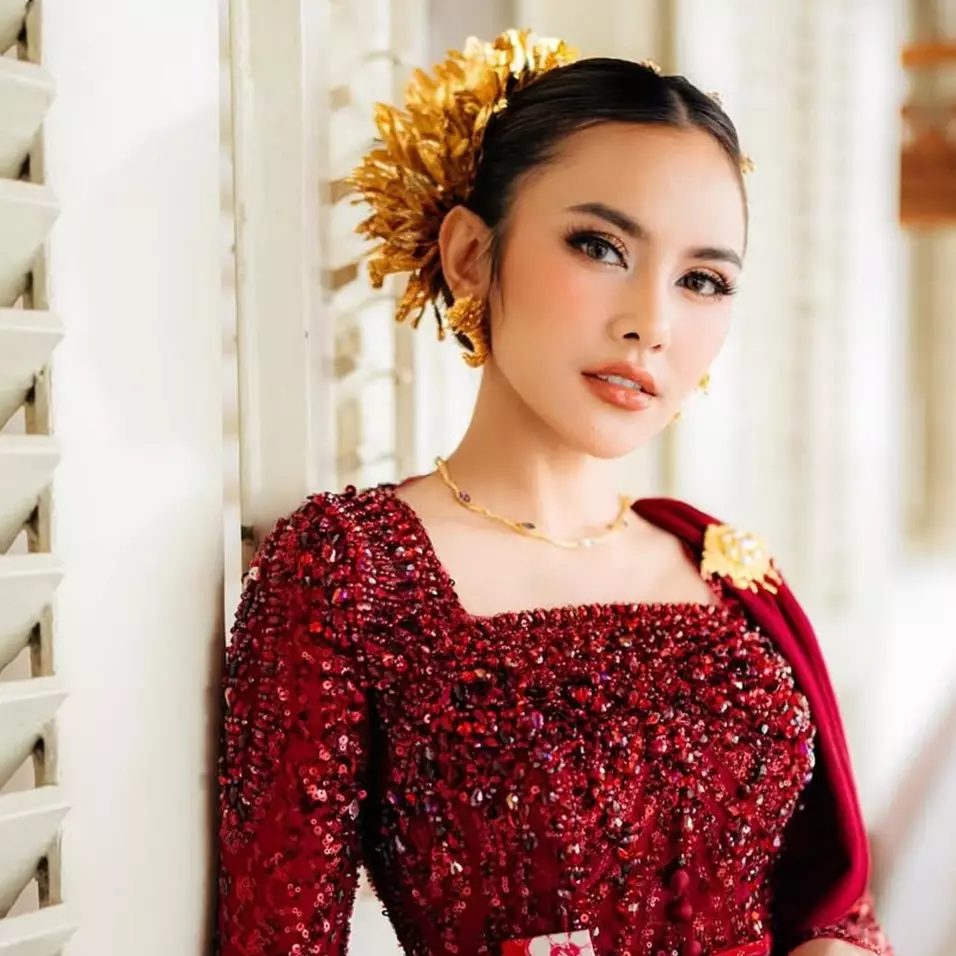 Dipuji cantik dengan bare face pasca melahirkan, ini 7 potret Mahalini pakai dan tanpa makeup