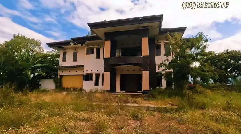 hunian Nadia Vega terbengkalai © YouTube