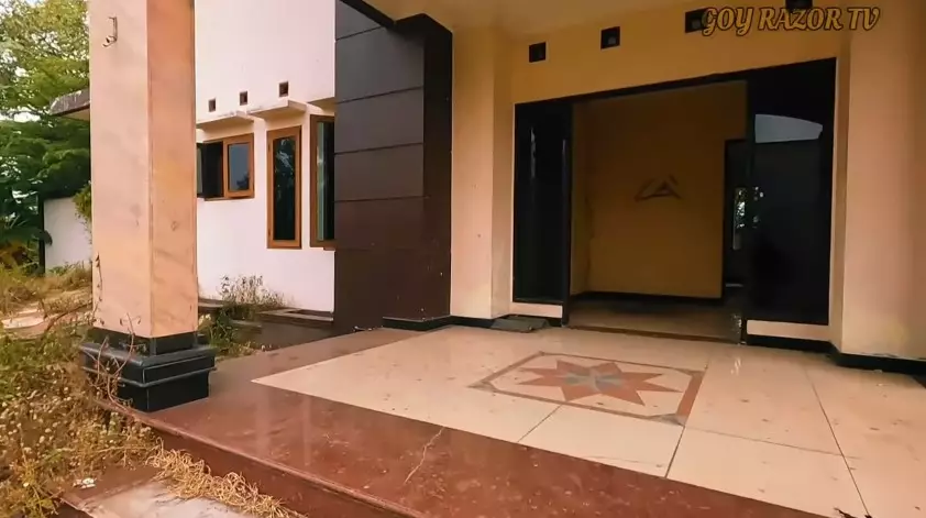 hunian Nadia Vega terbengkalai © YouTube