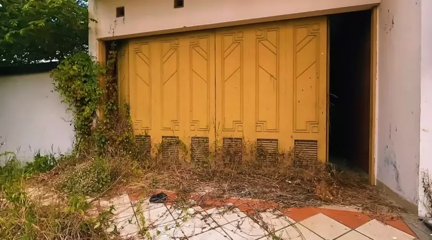 hunian Nadia Vega terbengkalai © YouTube